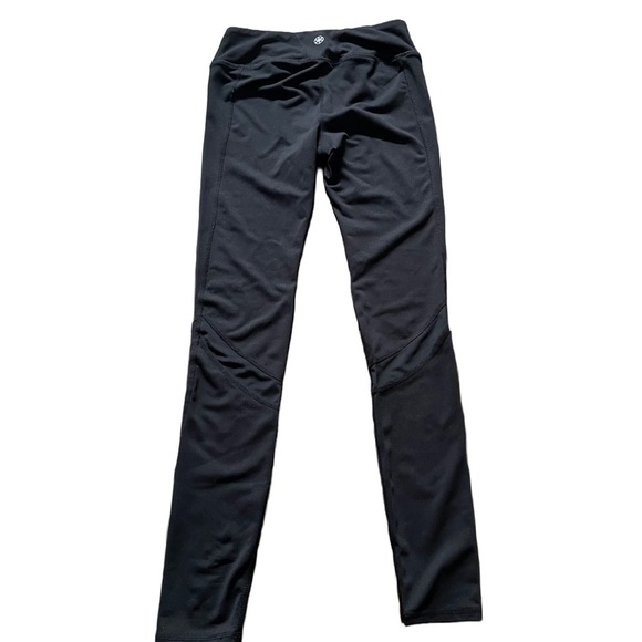 NWOT BLACK GAIAM LEGGING WITH MESH DETAILING SIZE EXTRA SMALL - Picture 3 of 5